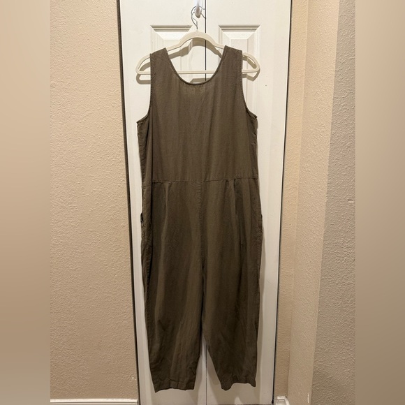 Eileen Fisher Organic Cotton Crepe Olive Slouchy Cropped Jumpsuit , size M - Picture 9 of 11